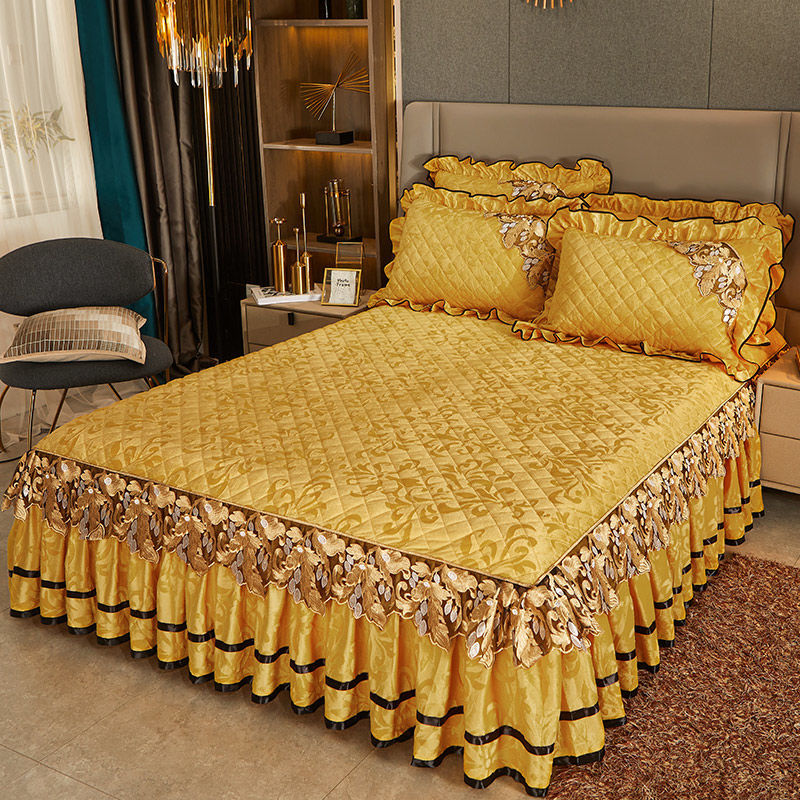 A fancy Elizabeth model cotton bedding set