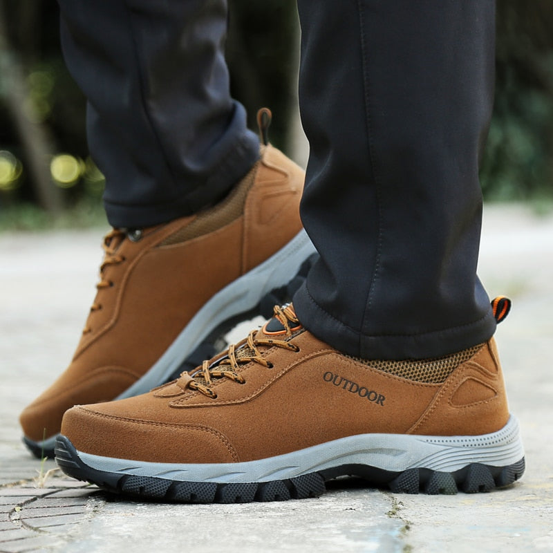 Chaussures de haute qualité pour hommes adaptées à la randonnée avec semelle antidérapante